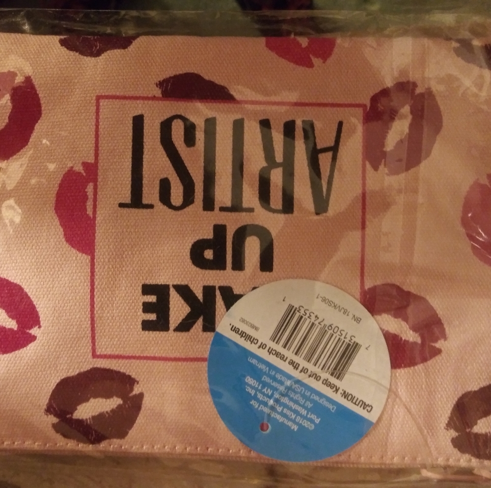 Makeup bag